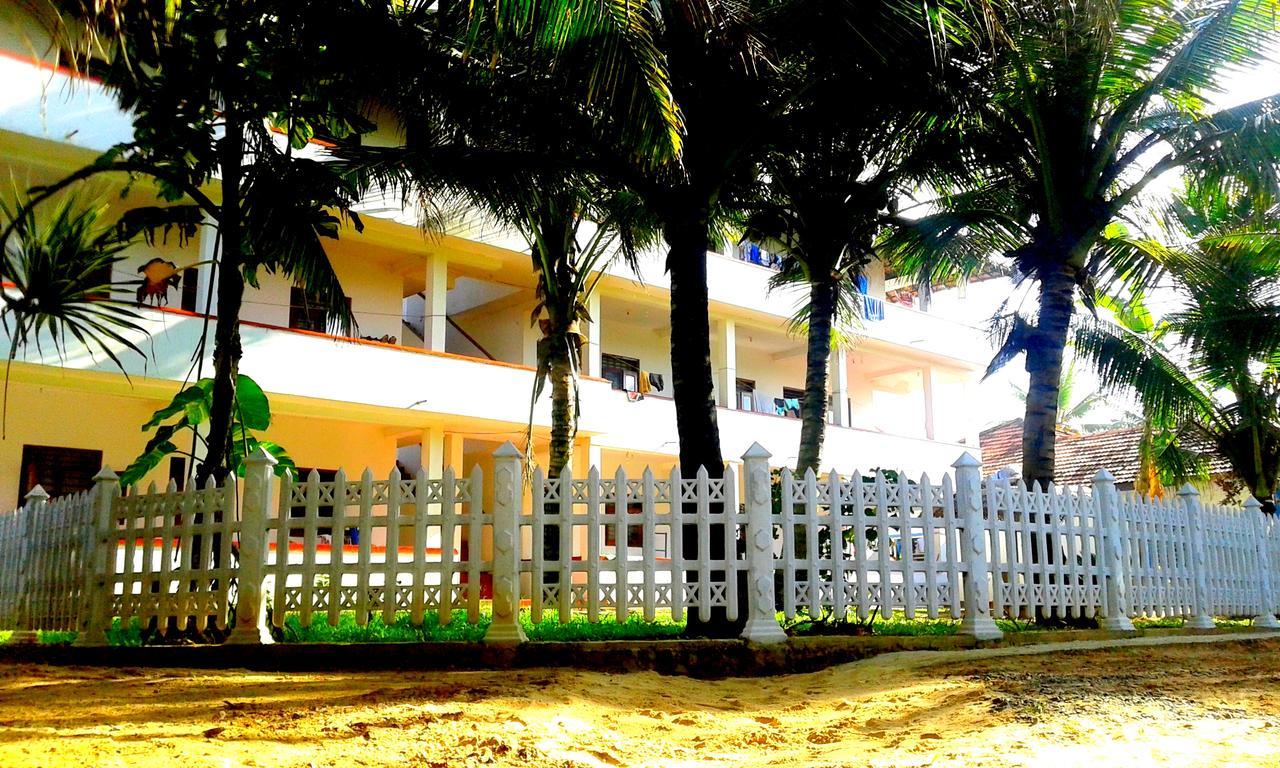 Ram'S Surfing Beach,Midigama East Ngoại thất bức ảnh
