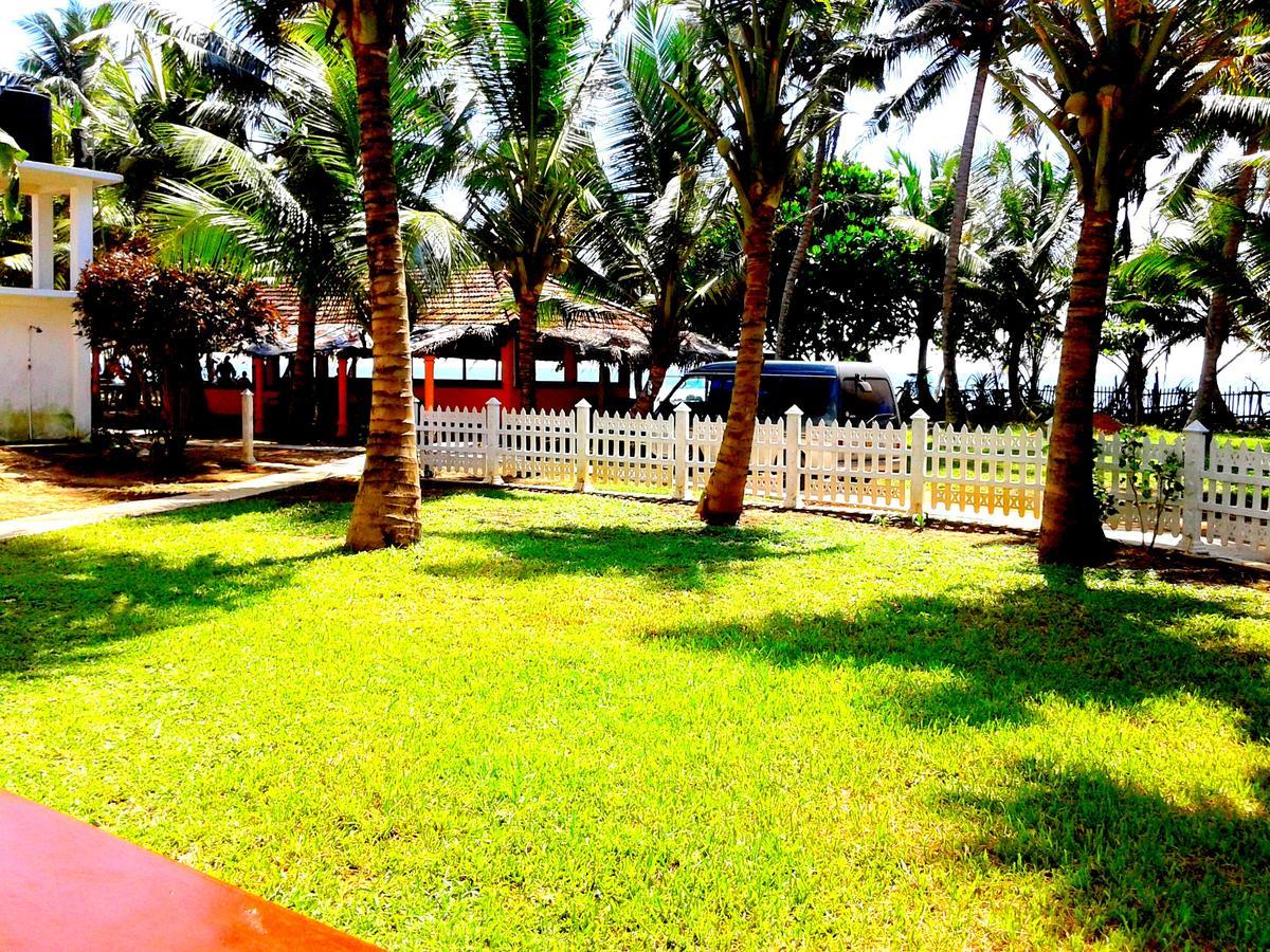Ram'S Surfing Beach,Midigama East Ngoại thất bức ảnh