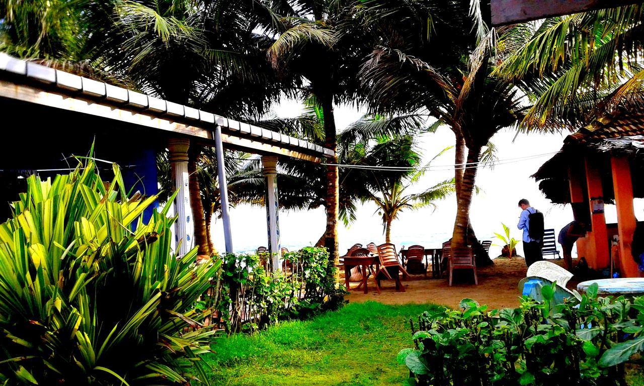 Ram'S Surfing Beach,Midigama East Ngoại thất bức ảnh